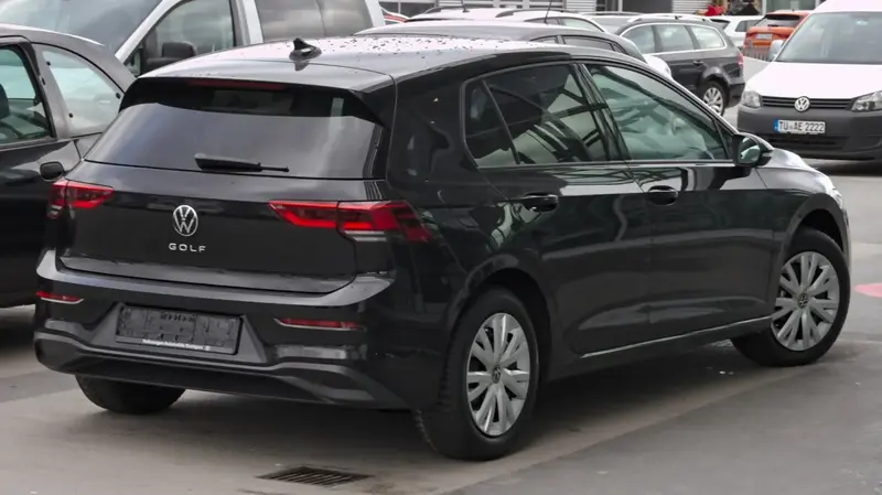 Volkswagen Golf - 2