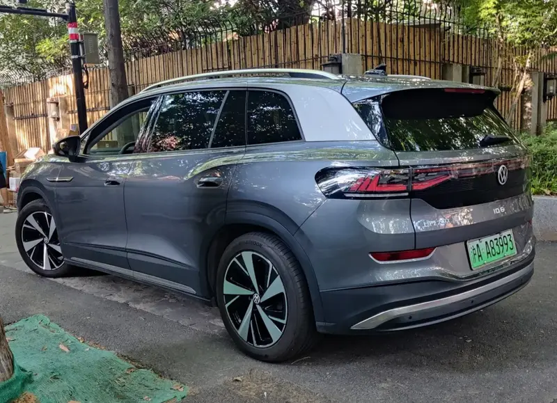 Volkswagen ID.6 - 6