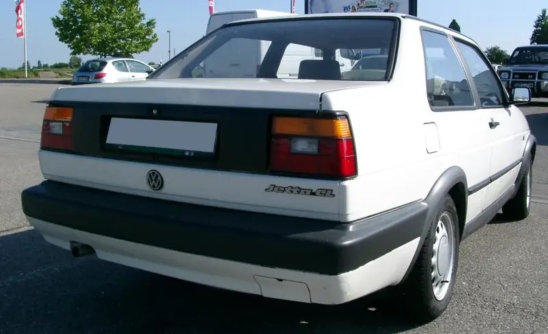 Volkswagen Jetta - 2