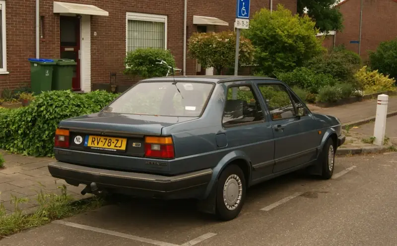 Volkswagen Jetta - 2