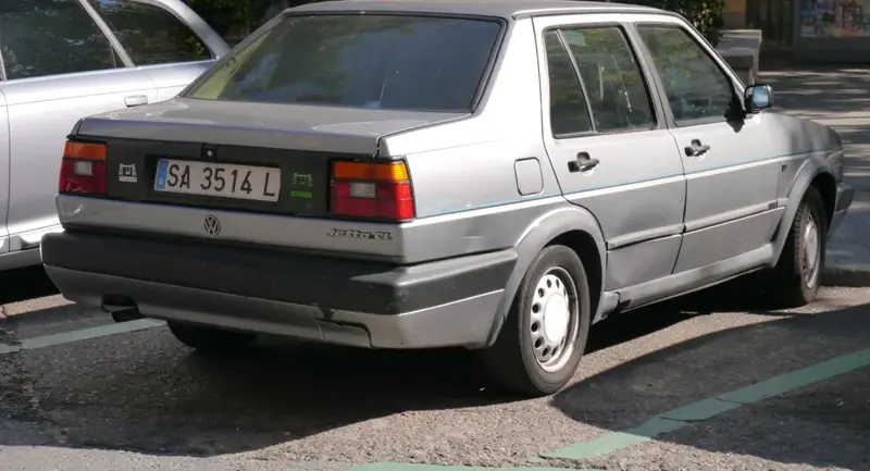 Volkswagen Jetta - 2