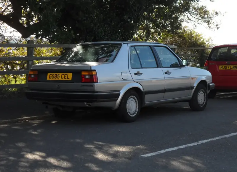 Volkswagen Jetta - 4