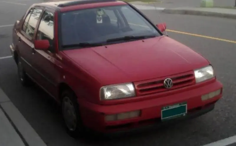 Volkswagen Jetta - 2