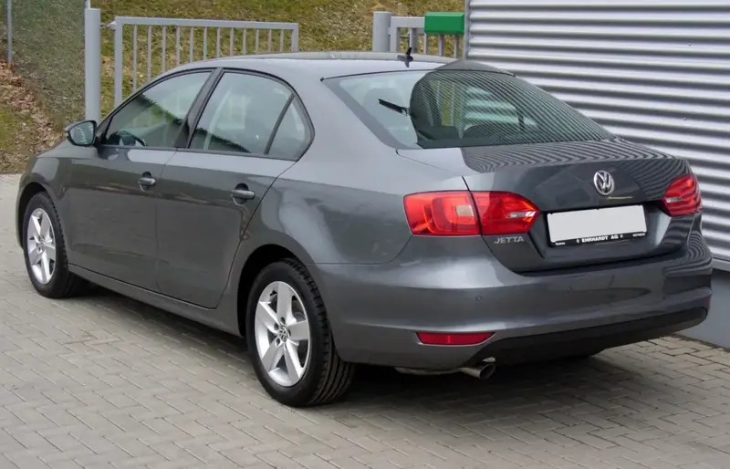 Volkswagen Jetta - 2
