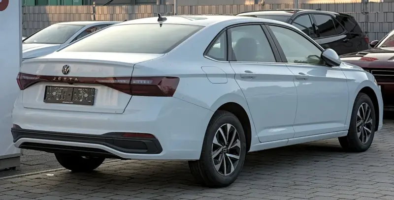 Volkswagen Jetta - 3