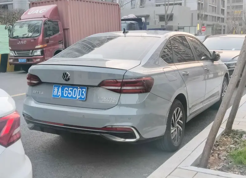 Volkswagen Lavida - 4