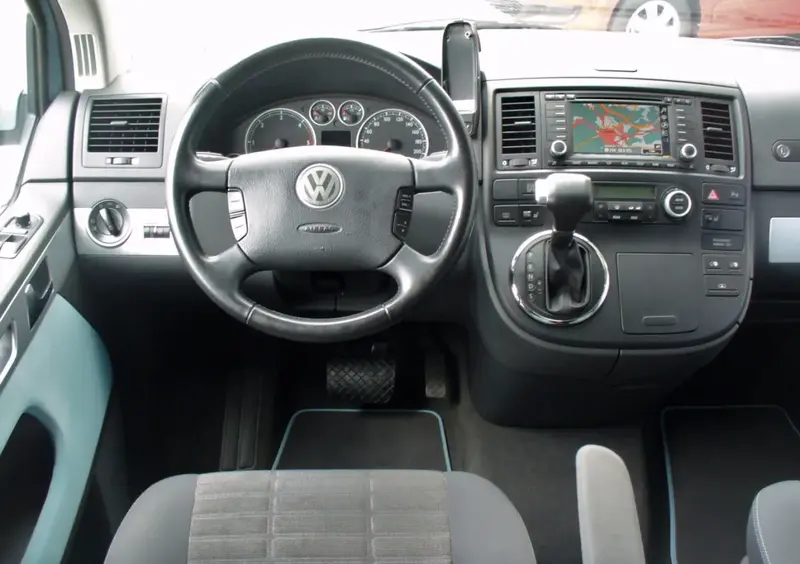Volkswagen Multivan - 4
