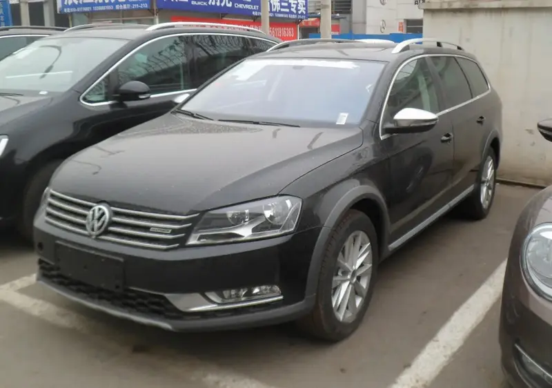Volkswagen Passat - 4