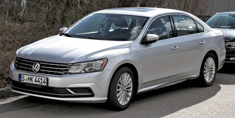 Volkswagen Passat - 2