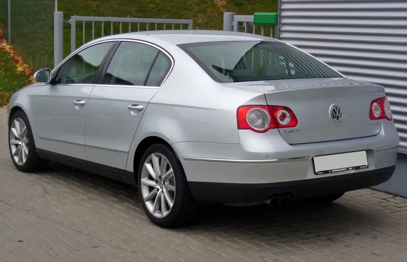 Volkswagen Passat - 2