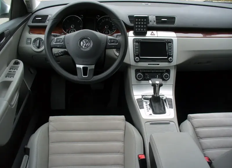 Volkswagen Passat - 3