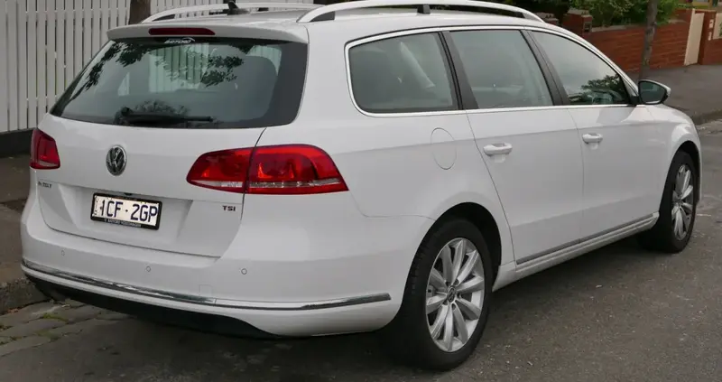 Volkswagen Passat - 4