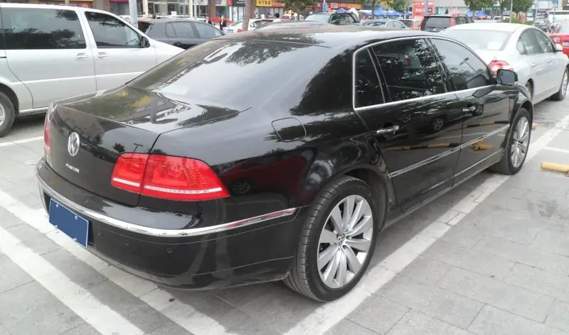 Volkswagen Phaeton - 2