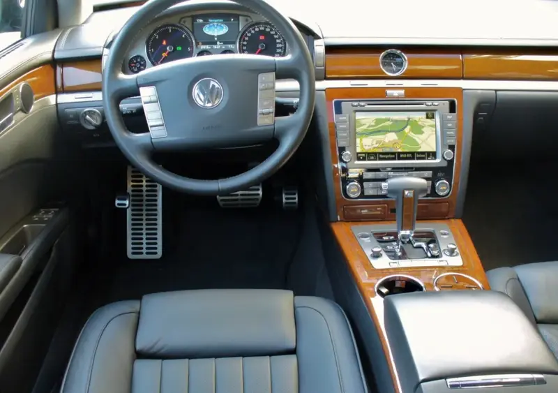 Volkswagen Phaeton - 3