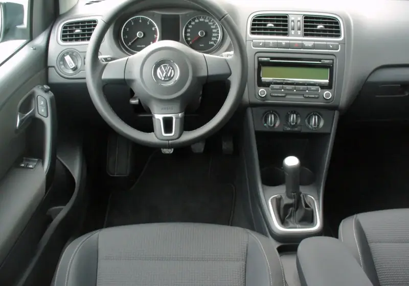 Volkswagen Polo - 4