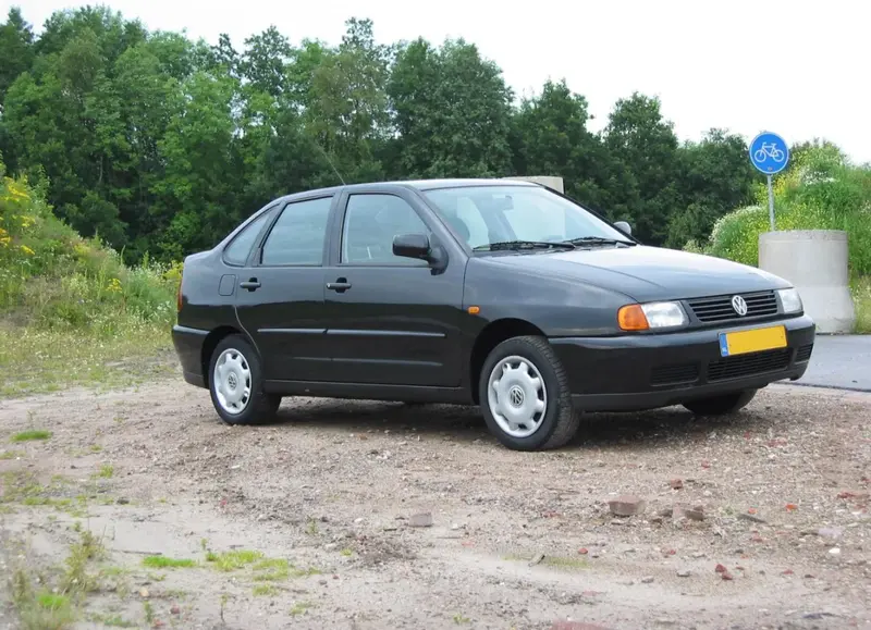 Volkswagen Polo - 4