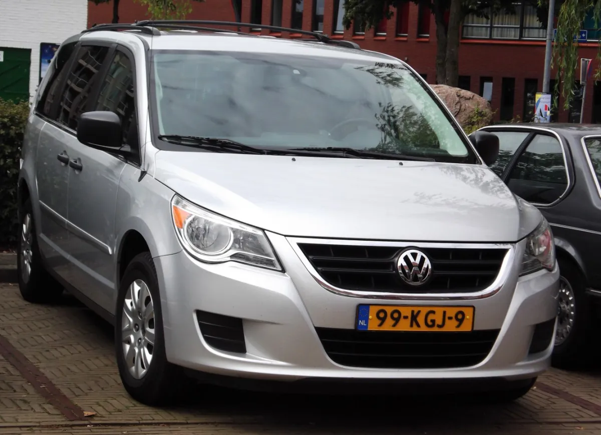 Volkswagen Routan Routan 4.0 V6 (251 bg) Automatic - görsel 3