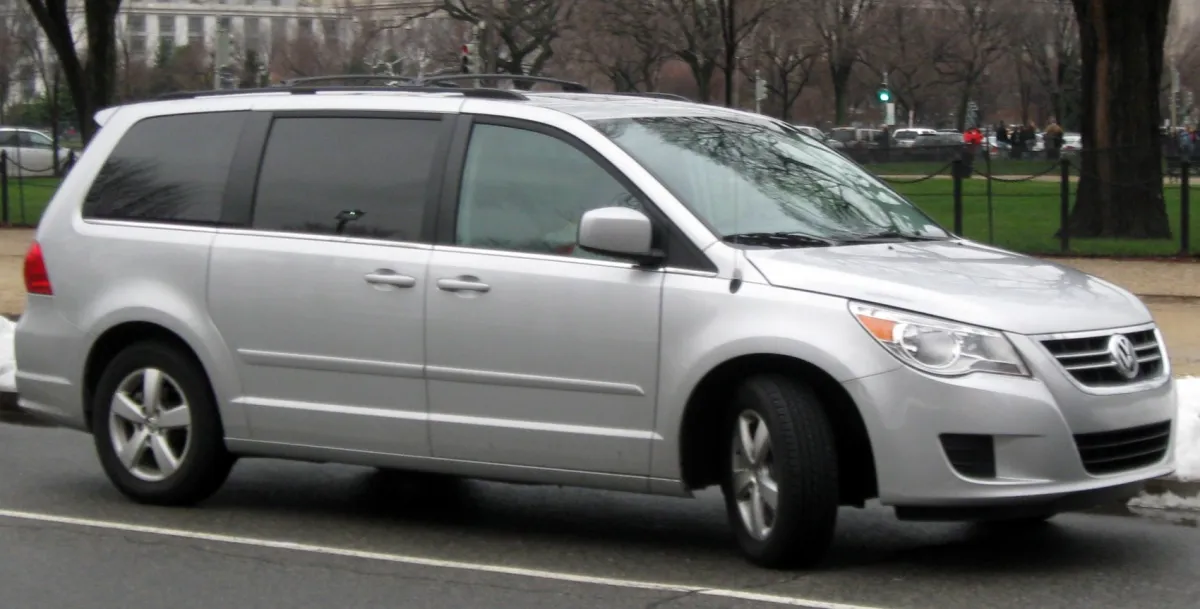 Volkswagen Routan Routan 4.0 V6 (251 bg) Automatic - görsel 5