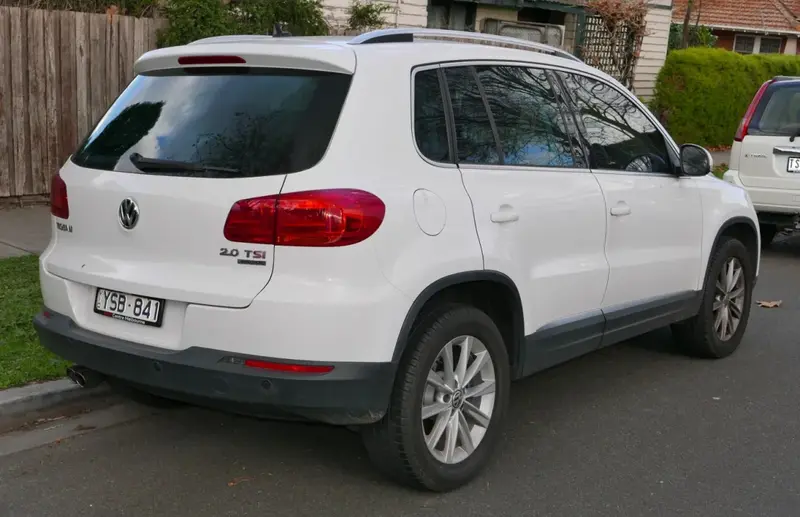 Volkswagen Tiguan - 2