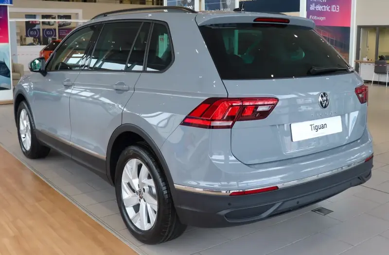 Volkswagen Tiguan - 2