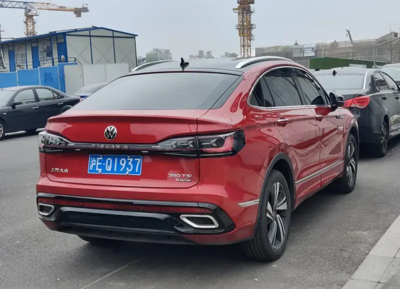Volkswagen Tiguan - 4