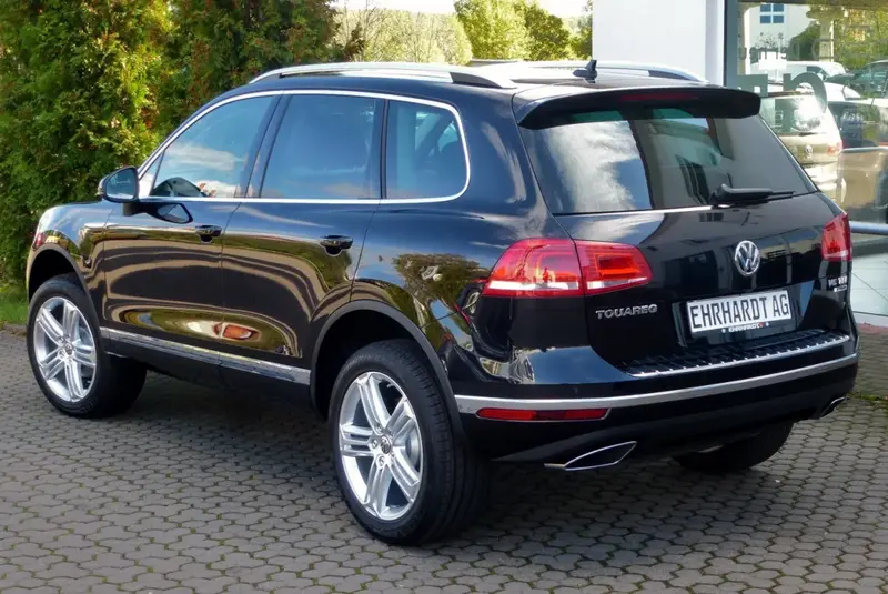 Volkswagen Touareg - 2