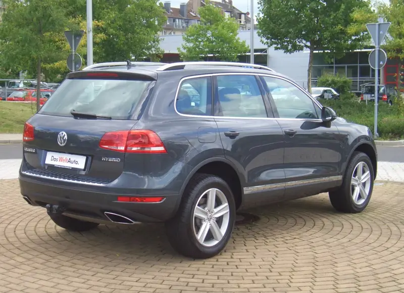 Volkswagen Touareg - 2