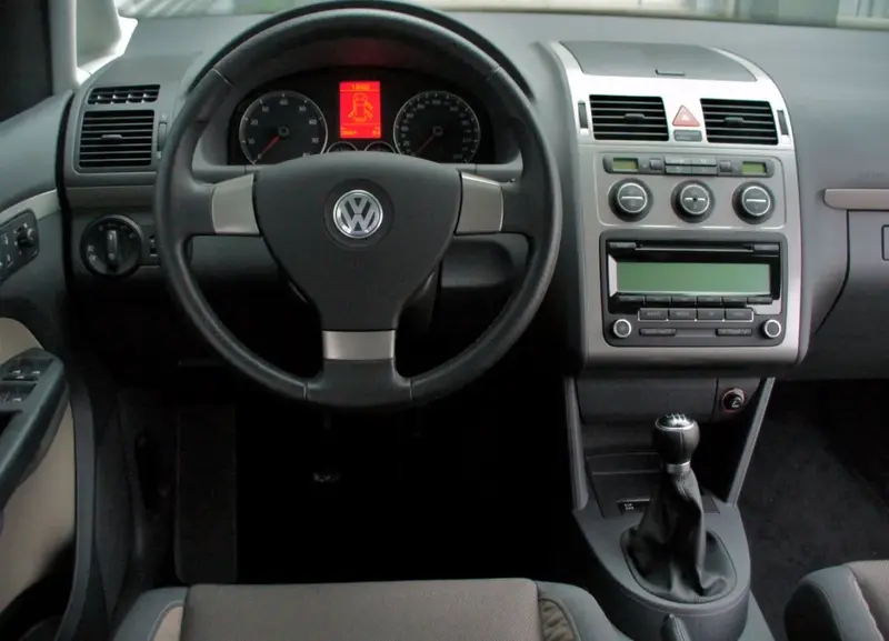 Volkswagen Touran - 3