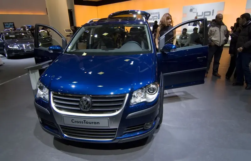 Volkswagen Touran - 4