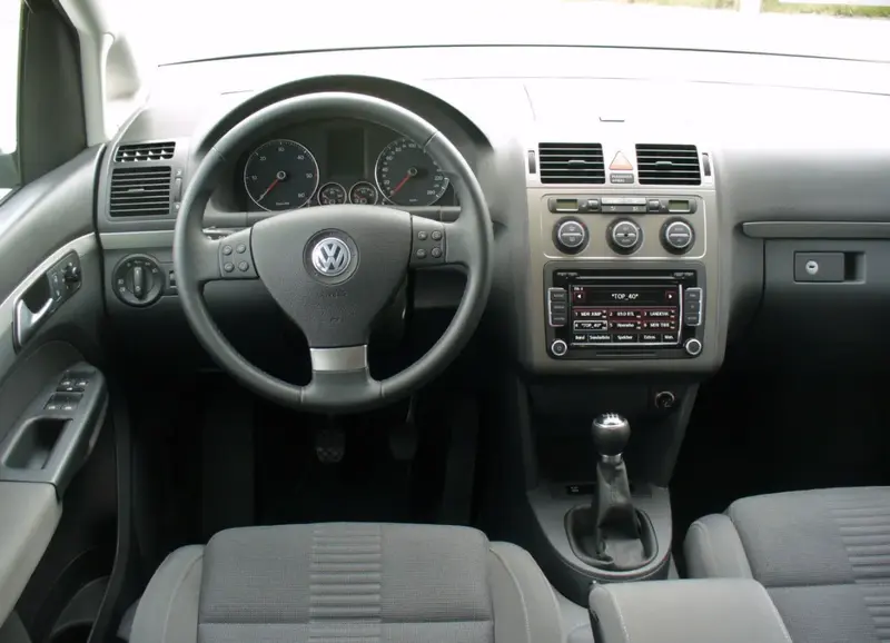 Volkswagen Touran - 3