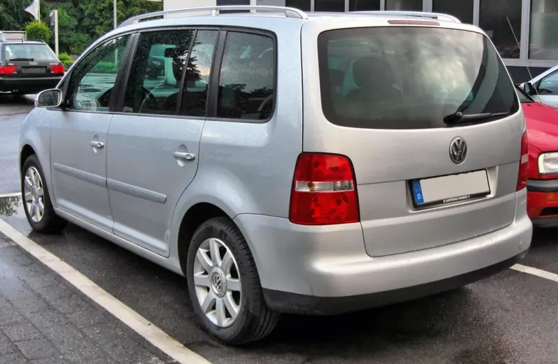 Volkswagen Touran - 4