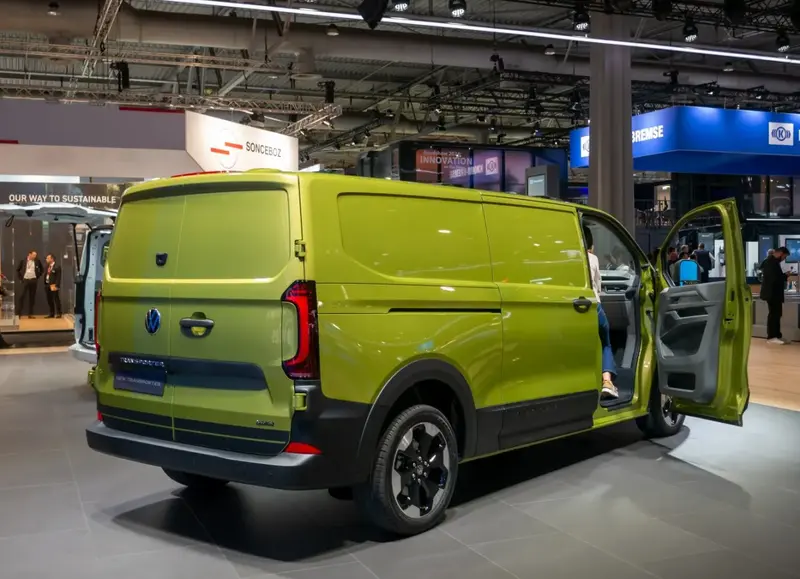 Volkswagen Transporter - 2