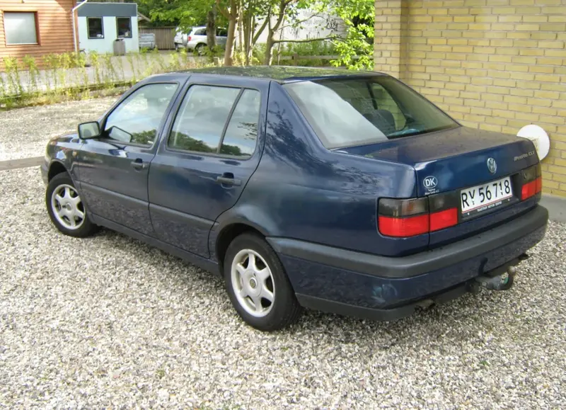 Volkswagen Vento - 2