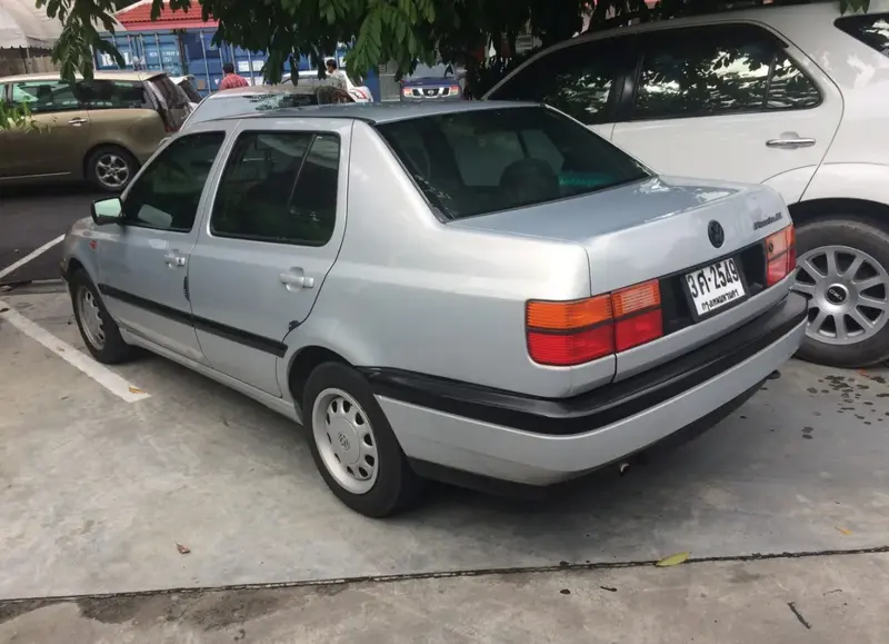 Volkswagen Vento - 4