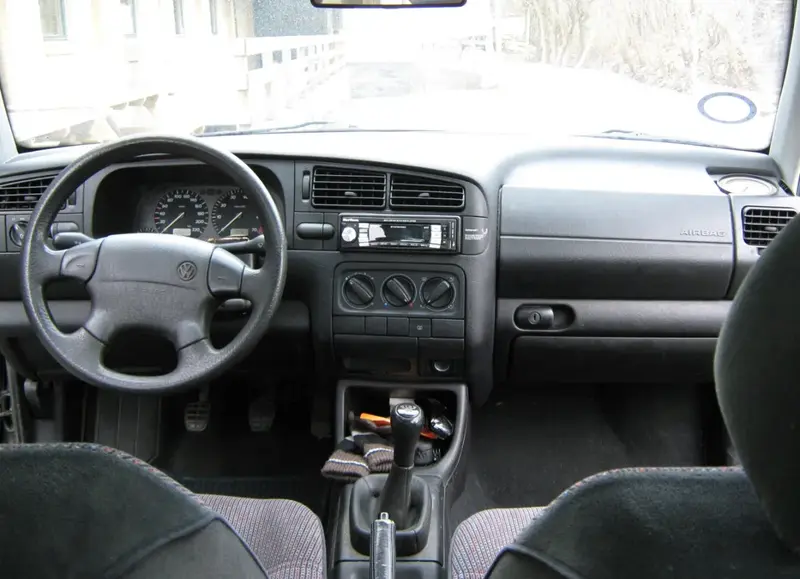 Volkswagen Vento - 5