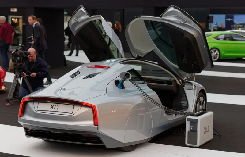 Volkswagen XL1 XL1 0.8 TDI (69 bg) Plug-in Hybrid DSG - görsel 2