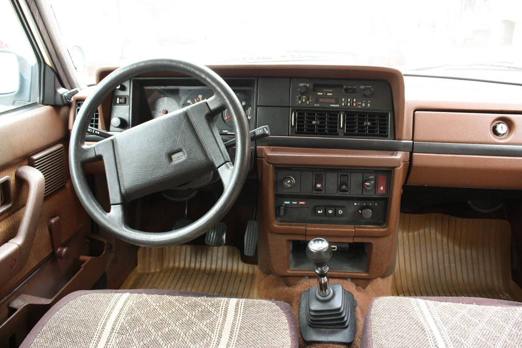 Volvo 240 240 (P242,P244)