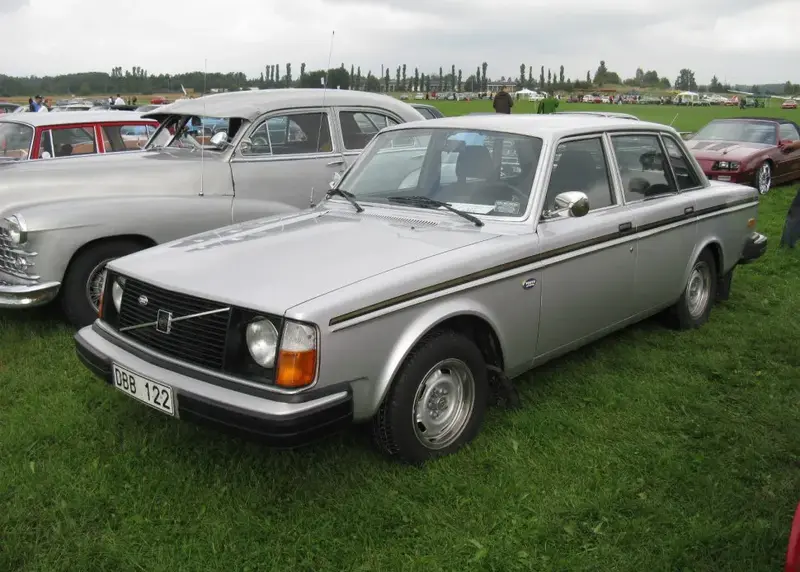 Volvo 240 240 (P242,P244)