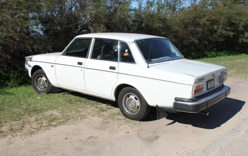 Volvo 240 - 3
