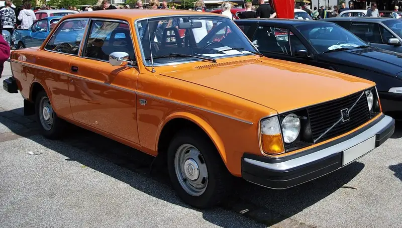 Volvo 240 - 6