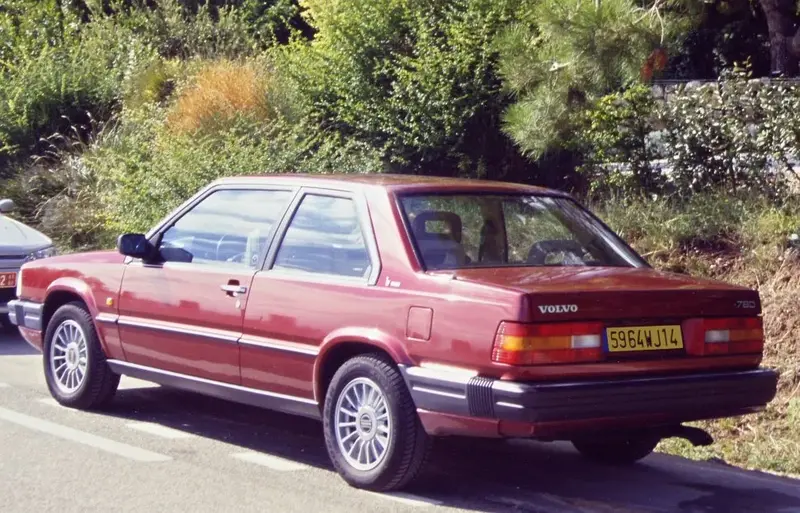 Volvo 780 Bertone 780 Bertone 2.8 V6 (147 bg) Automatic - görsel 3