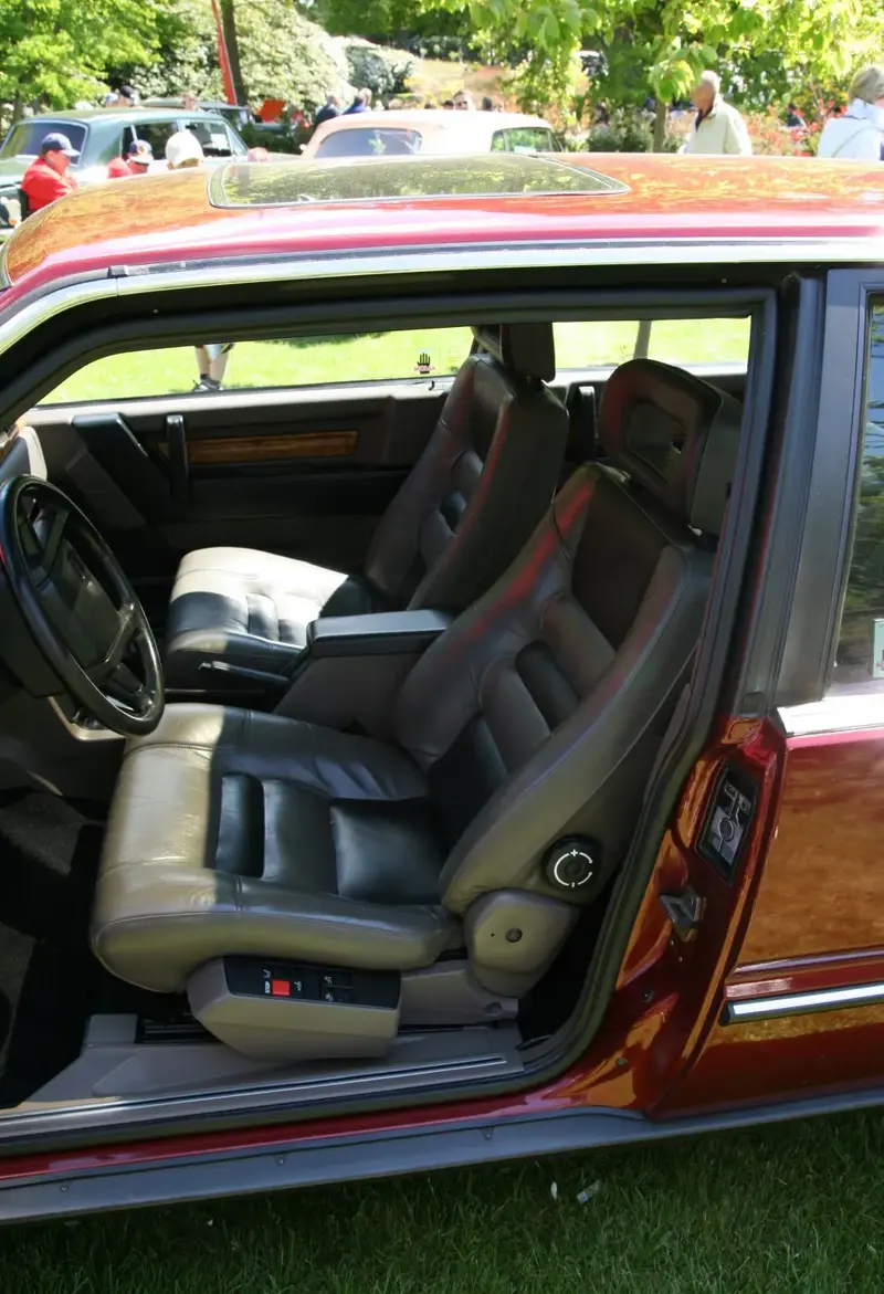 Volvo 780 Bertone 780 Bertone 2.8 V6 (147 bg) Automatic - görsel 4