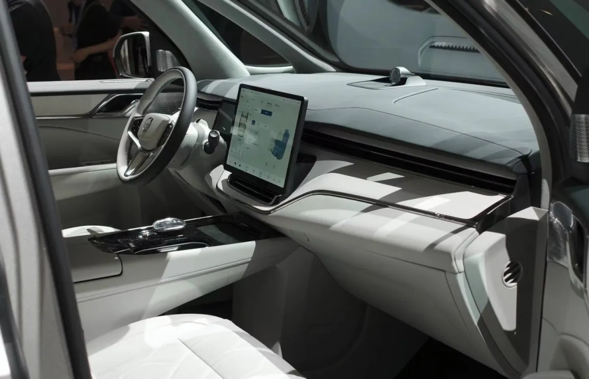 Volvo EM90 EM90 116 kWh (272 bg) Electric - görsel 3