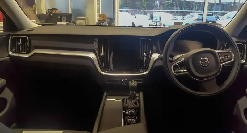 Volvo V60 V60 II 2.0 D3 (150 bg) AWD Automatic - görsel 3