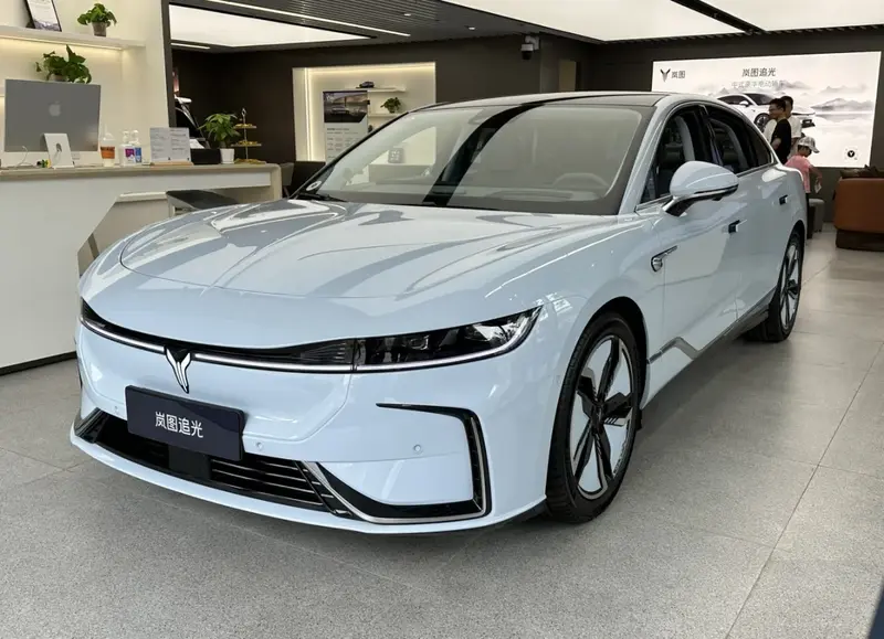 Voyah Passion Passion 109 kWh (510 bg) 4WD Electric - görsel 4