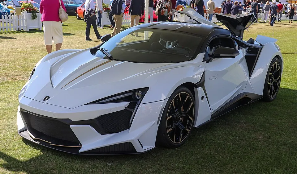 W Motors Fenyr Fenyr SuperSport