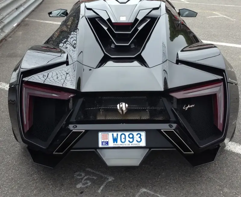 W Motors Lykan - 2