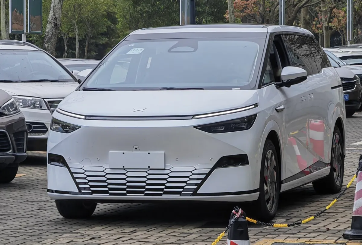 XPENG - 4