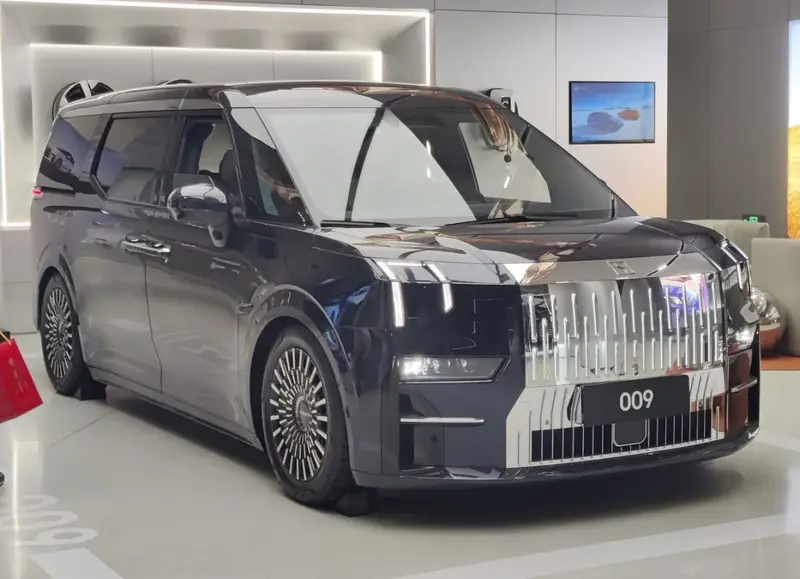 Zeekr 009 009 Glory 108 kWh (789 bg) Dual Motor AWD Electric - görsel 3