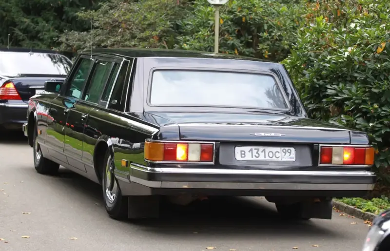 ZIL 4104 - 2